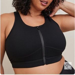 Torrid Active Sports bra. Black. Wireless cups. Low impact. Size 2